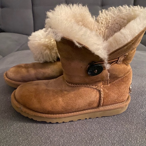 UGG boots - Picture 1 of 3